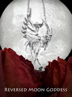 Sea Siren Pendant Necklace: Gothic Pearl Clavicle Chain