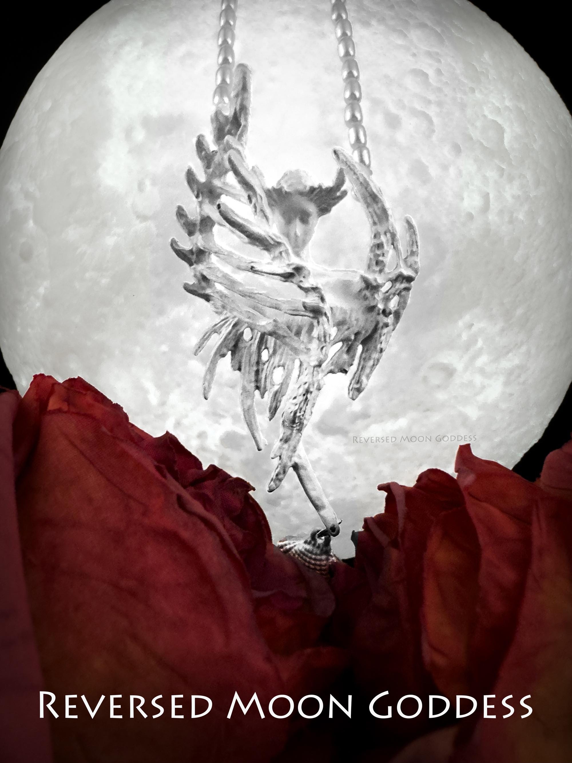 Sea Siren Pendant Necklace: Gothic Pearl Clavicle Chain