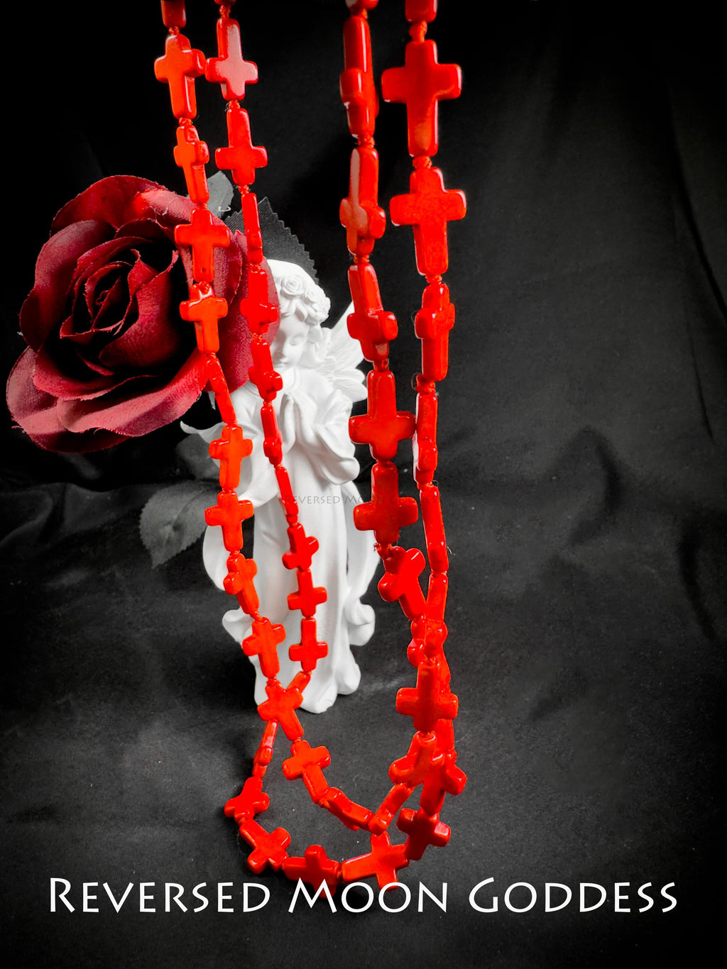 Howlite Gemstone Cross Necklace, Red Bead Strand, Layering Gothic Jewelry, Protective Talisman, Unisex Luck Charm, Y2K Spiritual Accessory
