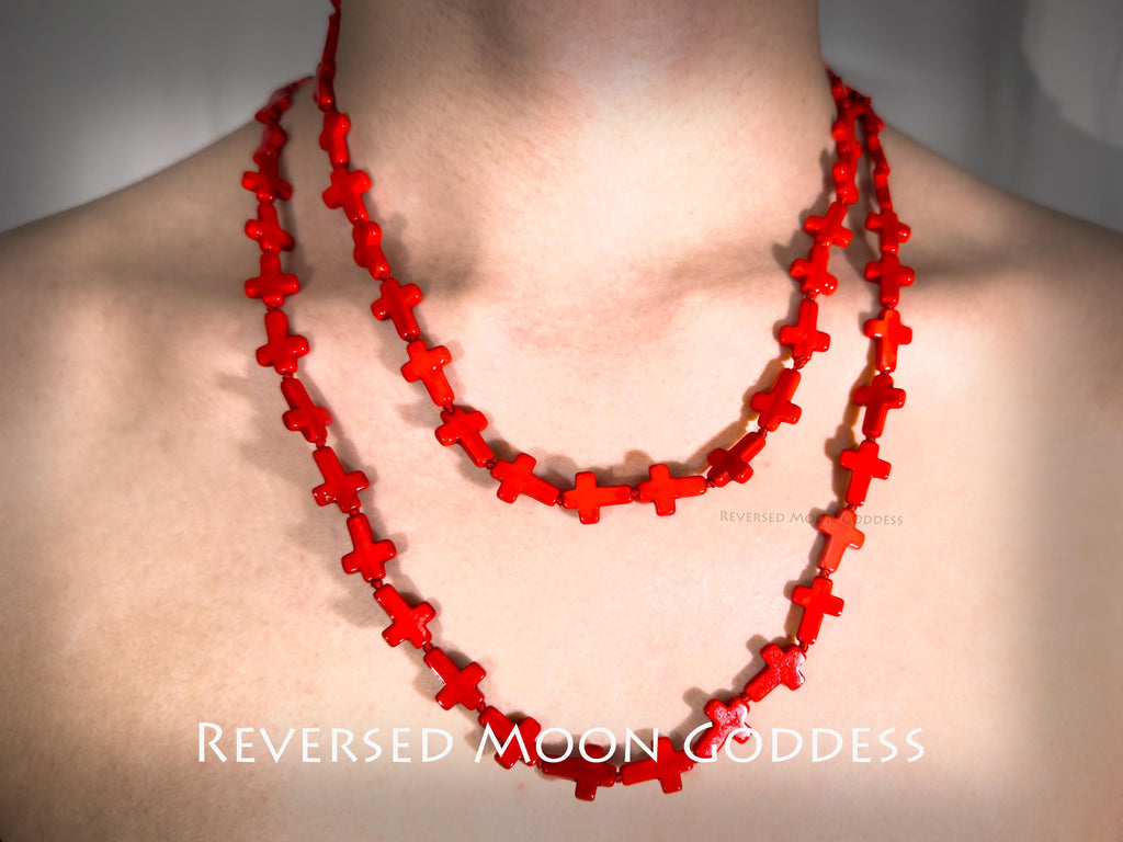 Howlite Gemstone Cross Necklace, Red Bead Strand, Layering Gothic Jewelry, Protective Talisman, Unisex Luck Charm, Y2K Spiritual Accessory