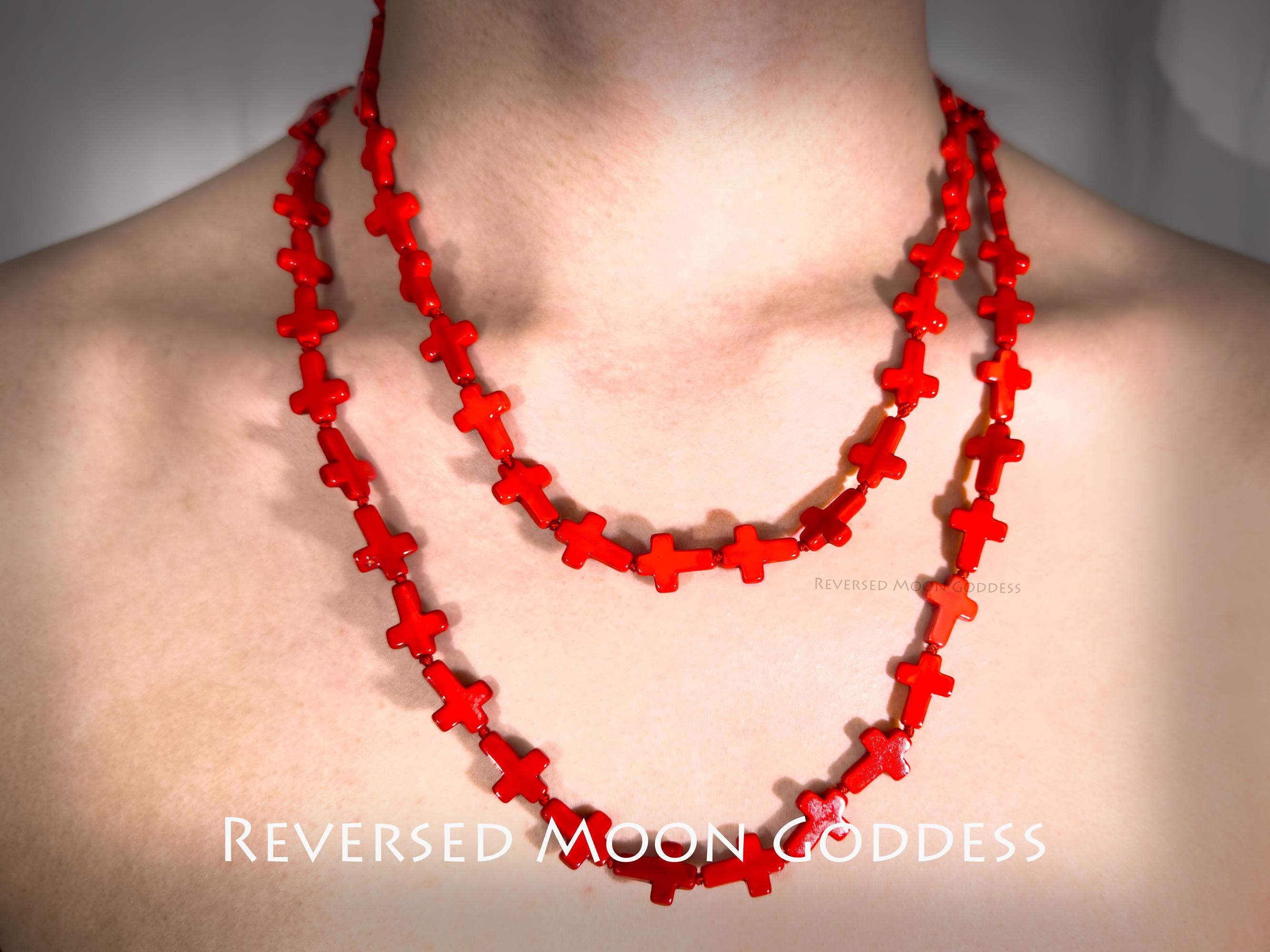 Howlite Gemstone Cross Necklace, Red Bead Strand, Layering Gothic Jewelry, Protective Talisman, Unisex Luck Charm, Y2K Spiritual Accessory